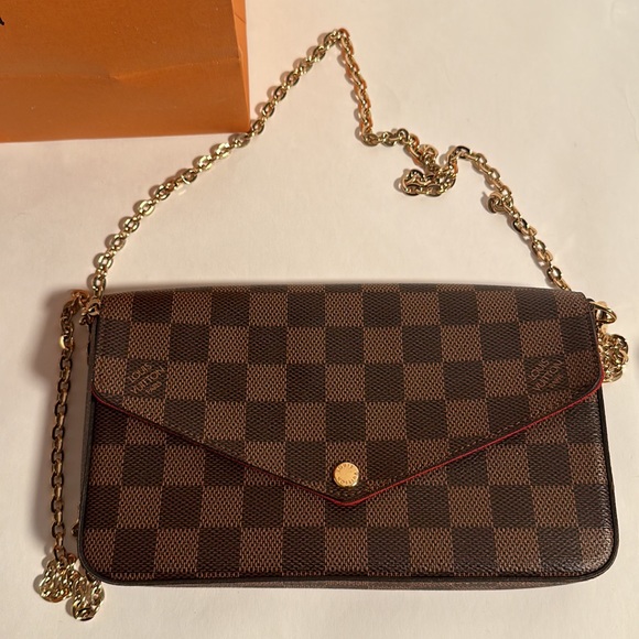 Used - Picture 3 of 4